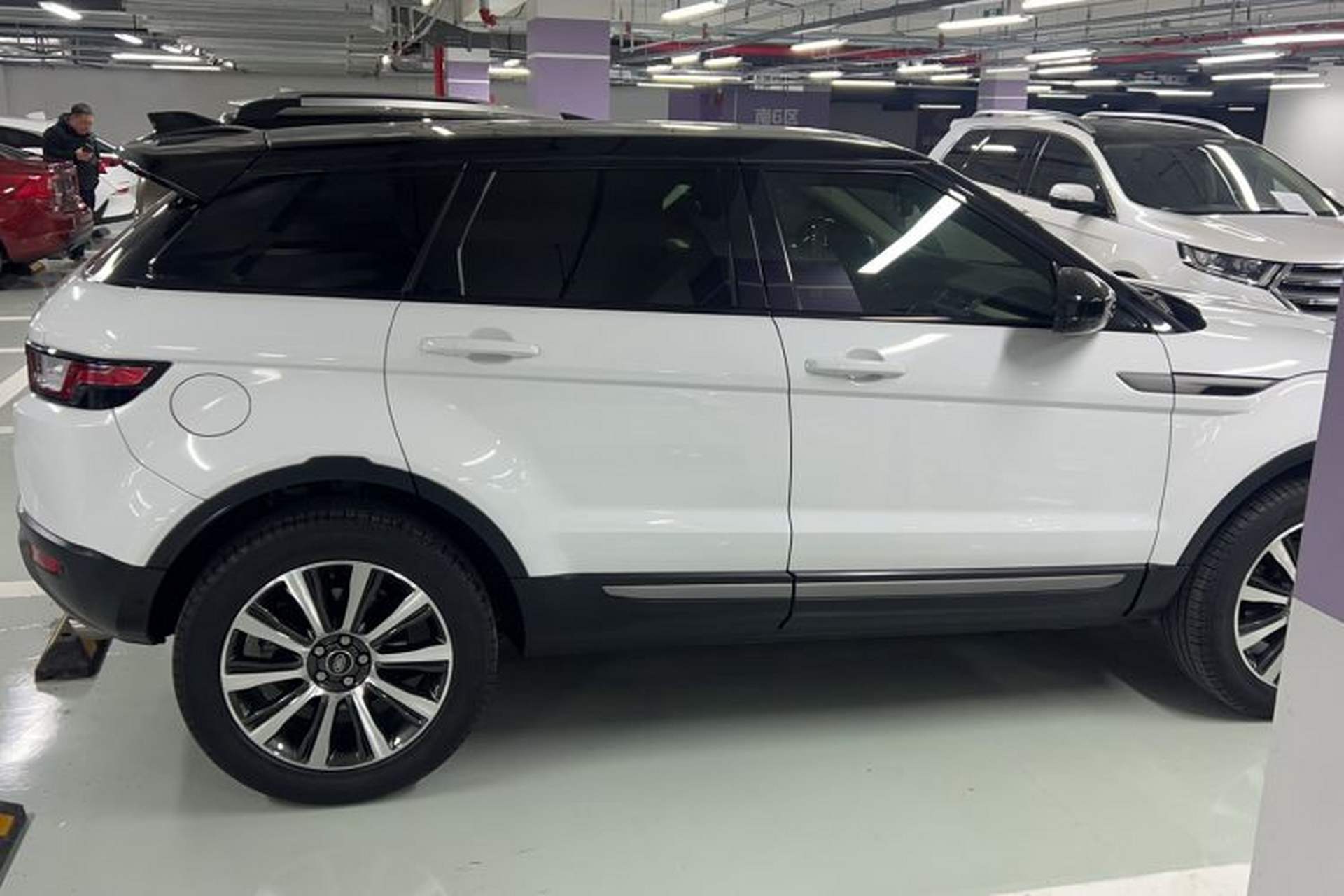 Used Land Rover Range Evoque 2018 240 PS SE Smart Brilliance Edition Exterior 2