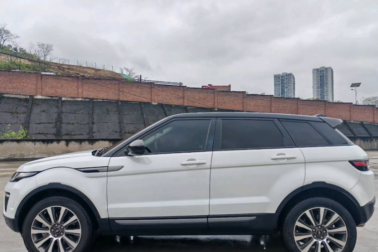 Used Land Rover Range Evoque 2018 240 PS SE Smart Brilliance Edition Exterior 2
