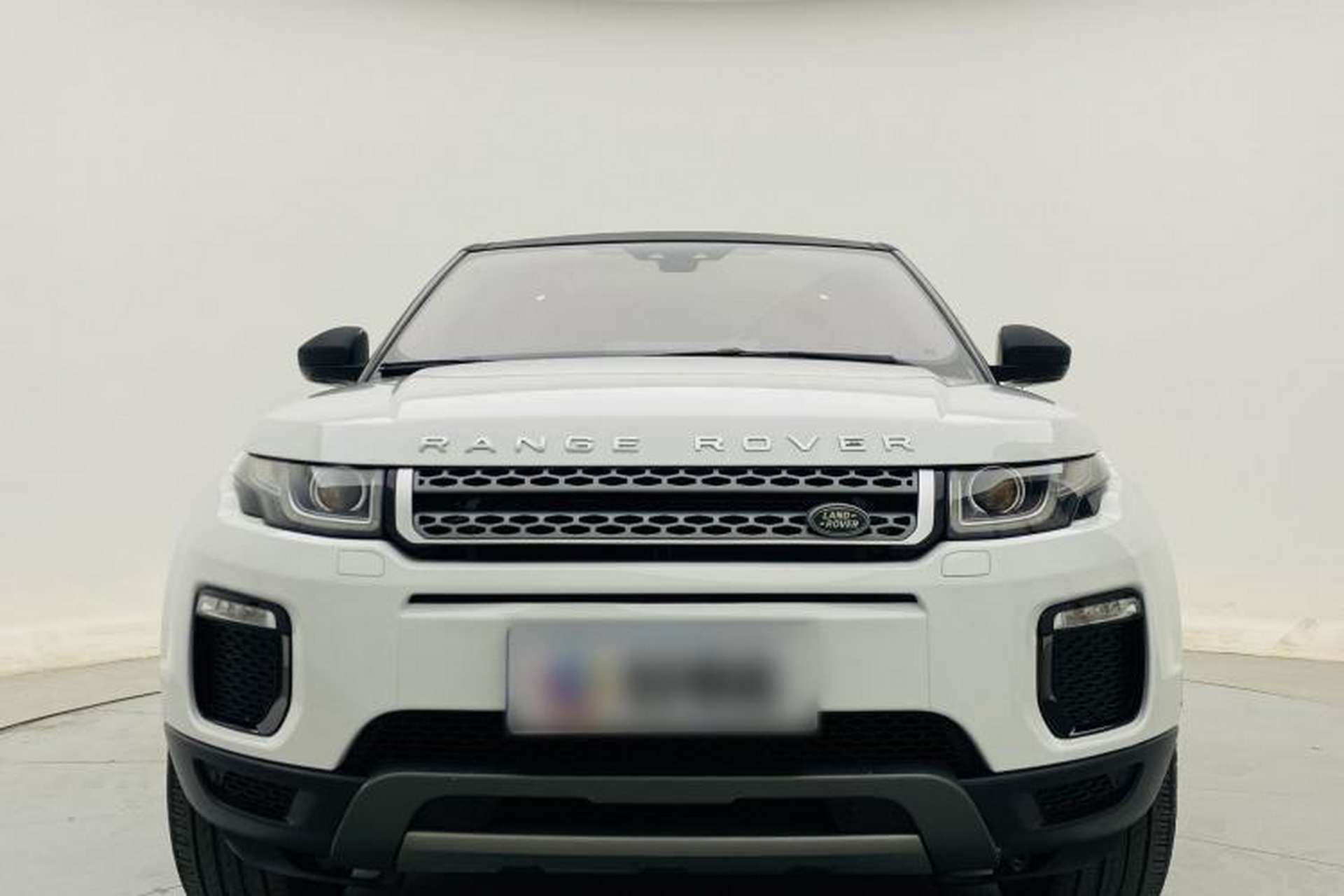 Used Land Rover Range Evoque 2018 240 PS SE Smart Brilliance Edition Exterior 2