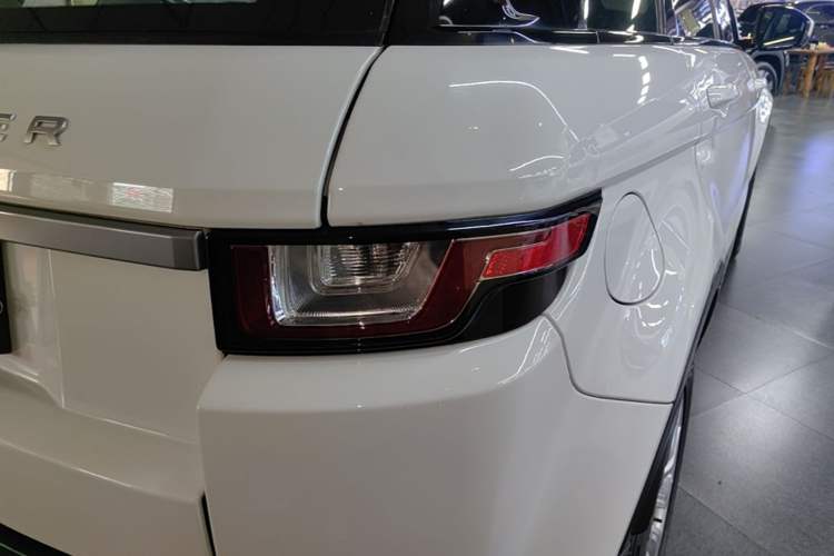 Used Land Rover Range Evoque 2018 240PS PURE Style Edition Exterior 3