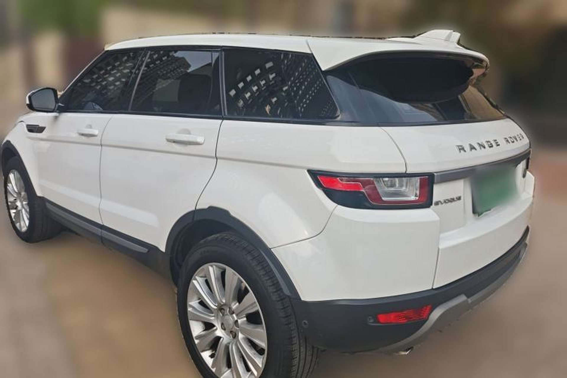 Used Land Rover Range Evoque 2018 240 PS SE Smart Brilliance Edition Exterior 3