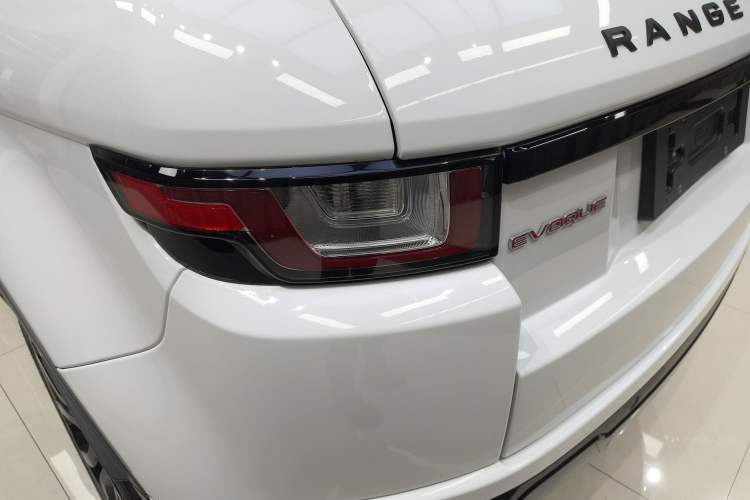 Used Land Rover Range Evoque 2018 240 PS SE DYNAMIC Smart Edition Exterior 3