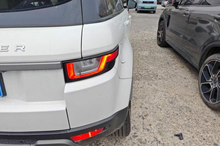 Used Land Rover Range Evoque 2018 240 PS SE Smart Brilliance Edition Exterior 3