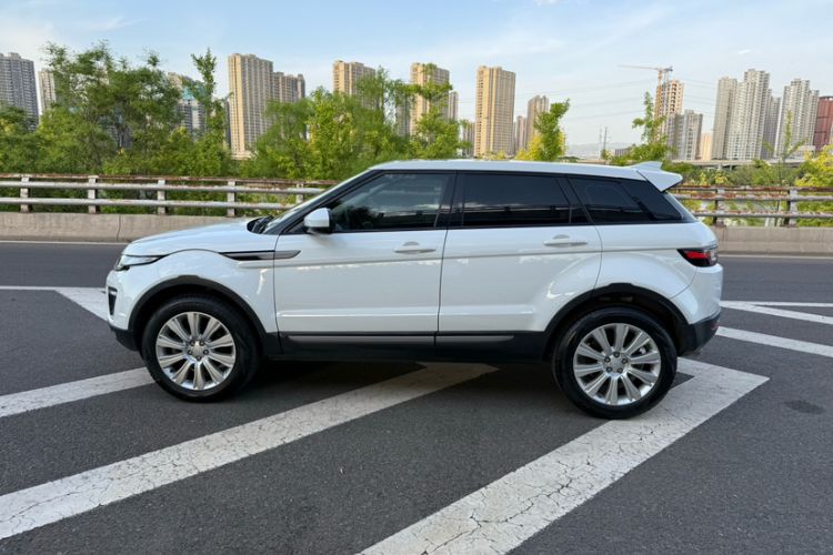 Used Land Rover Range Evoque 2018 240 PS SE Smart Brilliance Edition Exterior 3