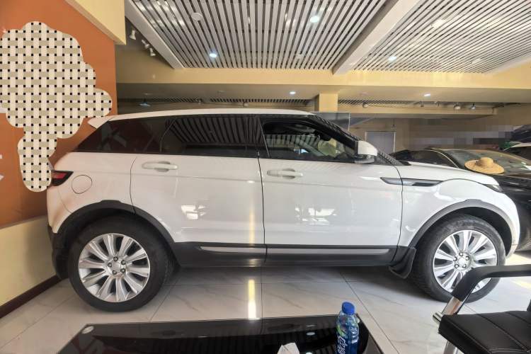 Used Land Rover Range Evoque 2018 240 PS SE Smart Brilliance Edition Exterior 3
