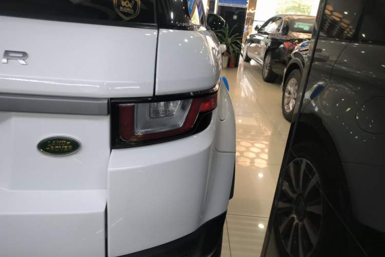 Used Land Rover Range Evoque 2018 240PS PURE Style Edition Exterior 3