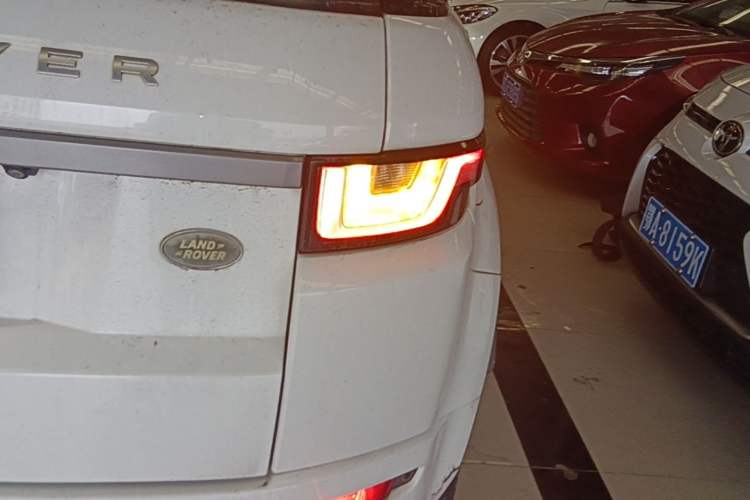 Used Land Rover Range Evoque 2018 240 PS SE DYNAMIC Smart Edition Exterior 3