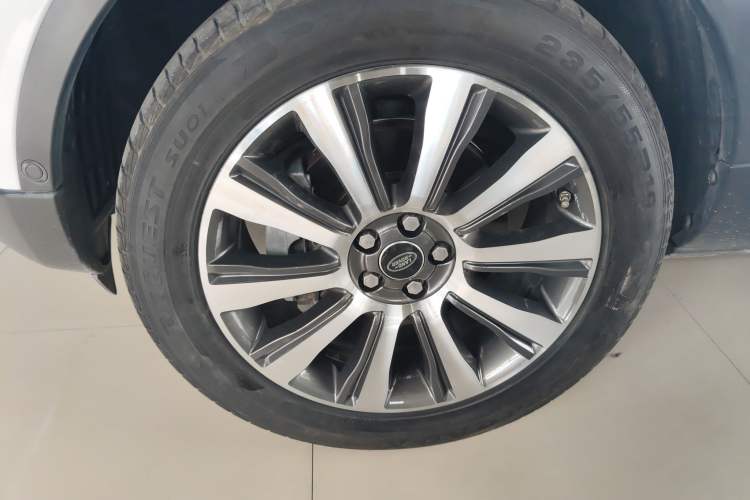 Used Land Rover Range Evoque 2018 240 PS SE Smart Brilliance Edition Exterior 4