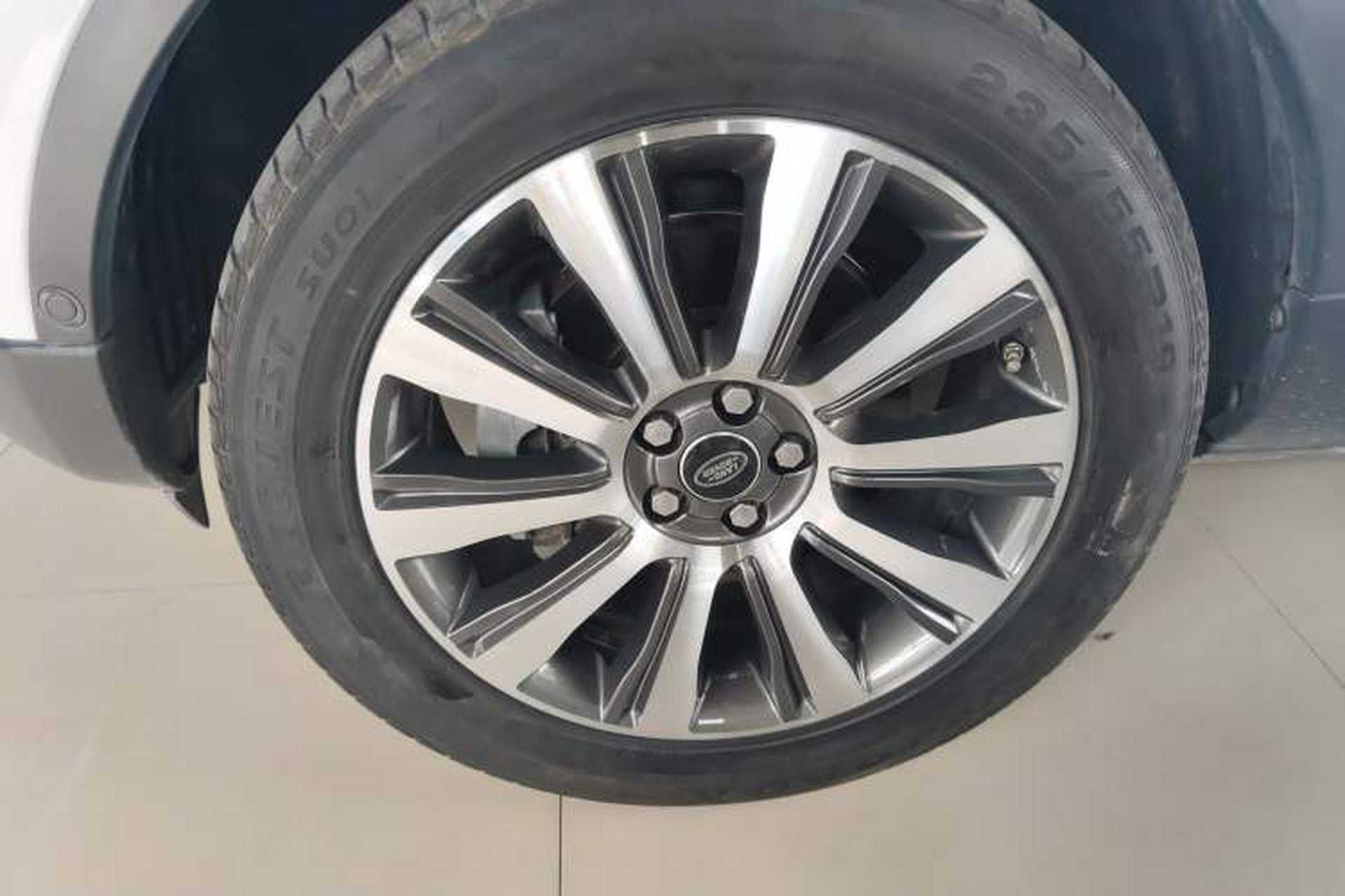 Used Land Rover Range Evoque 2018 240 PS SE Smart Brilliance Edition Exterior 4