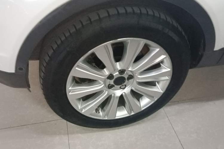 Used Land Rover Range Evoque 2018 240 PS SE Smart Brilliance Edition Exterior 4