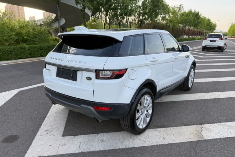 Used Land Rover Range Evoque 2018 240 PS SE Smart Brilliance Edition Exterior 4