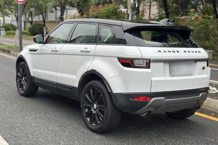Used Land Rover Range Evoque 2018 240 PS SE Smart Brilliance Edition Exterior 4