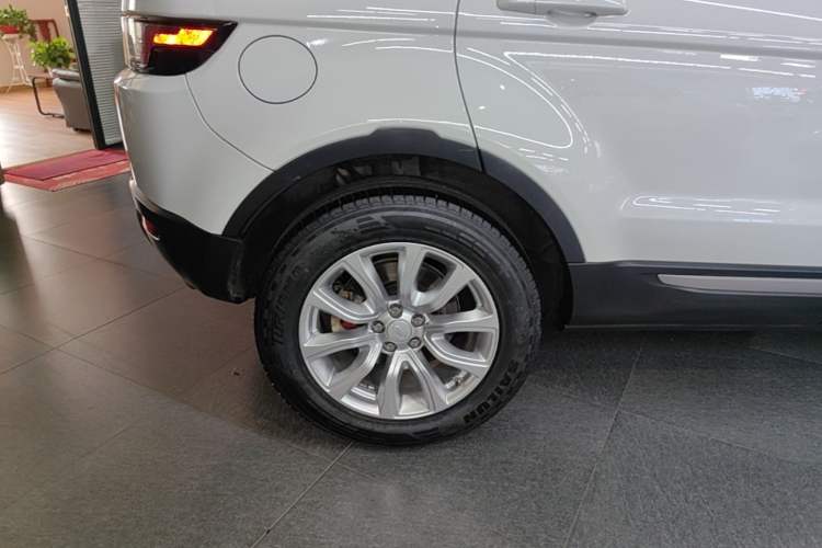 Used Land Rover Range Evoque 2018 240PS PURE Style Edition Exterior 5