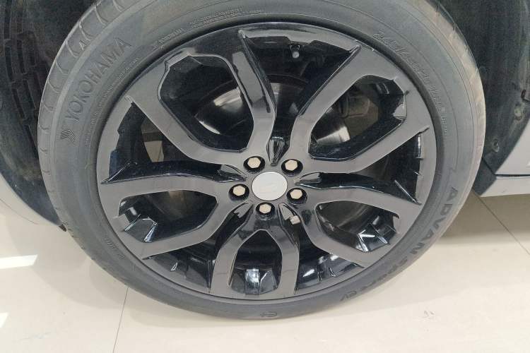Used Land Rover Range Evoque 2018 240 PS SE DYNAMIC Smart Edition Exterior 5