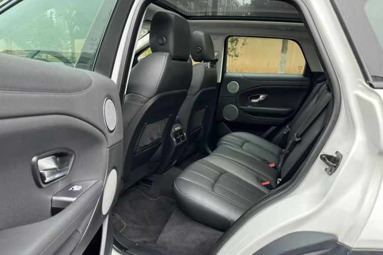 Used Land Rover Range Evoque 2018 240 PS SE Smart Brilliance Edition Exterior 5