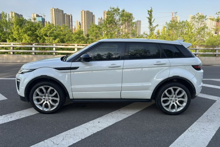 Used Land Rover Range Evoque 2018 240 PS SE DYNAMIC Smart Edition Exterior 5