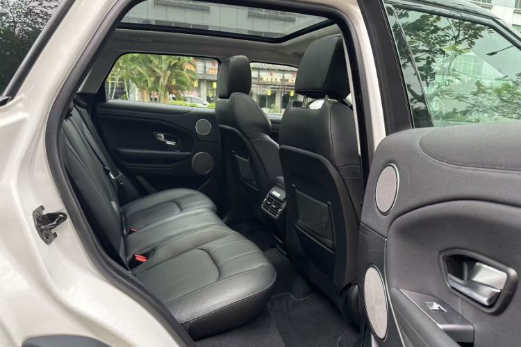 Used Land Rover Range Evoque 2018 240 PS SE Smart Brilliance Edition Exterior 6