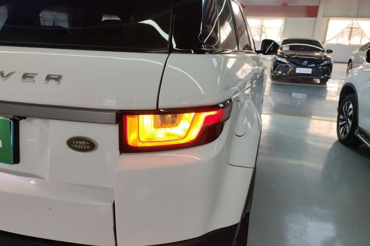 Used Land Rover Range Evoque 2018 240 PS SE Smart Brilliance Edition Exterior 6