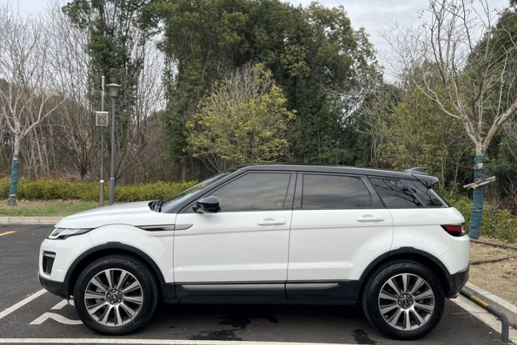 Used Land Rover Range Evoque 2018 240 PS SE Smart Brilliance Edition Exterior 8