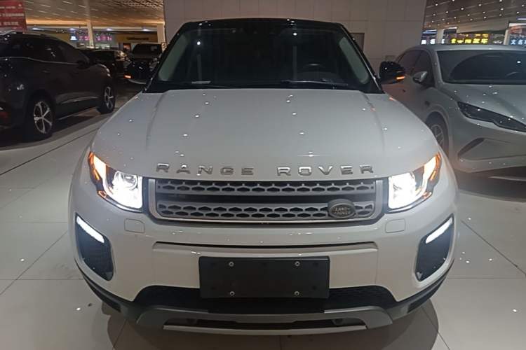 Used Land Rover Range Evoque 2018 240 PS SE Smart Brilliance Edition Front