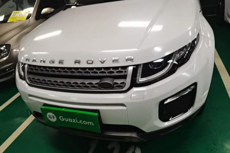 Used Land Rover Range Evoque 2018 240 PS SE Smart Brilliance Edition Front