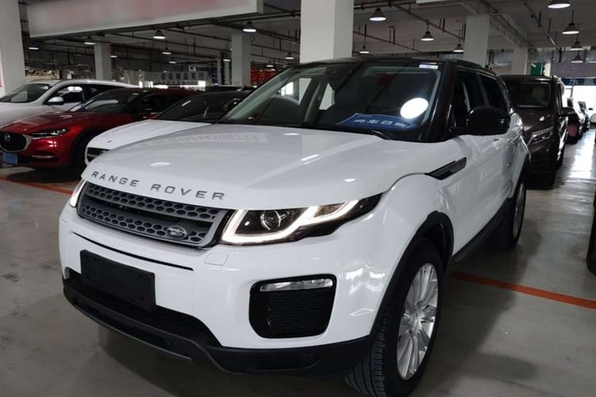 Used Land Rover Range Evoque 2018 240PS PURE Style Edition Front Left 45 Deg