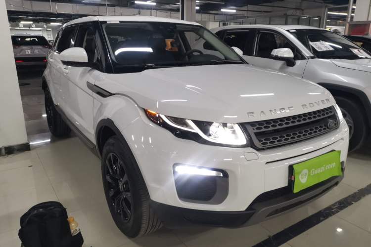 Used Land Rover Range Evoque 2018 240PS PURE Style Edition Front Right 45 Deg