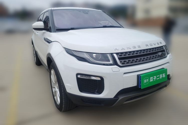 Used Land Rover Range Evoque 2018 240 PS SE Smart Brilliance Edition Front Right 45 Deg