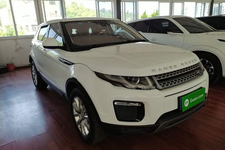 Used Land Rover Range Evoque 2018 240PS PURE Style Edition Front Right 45 Deg