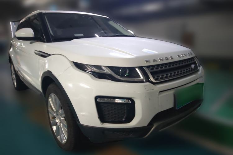 Used Land Rover Range Evoque 2018 240 PS SE Smart Brilliance Edition Front Right 45 Deg
