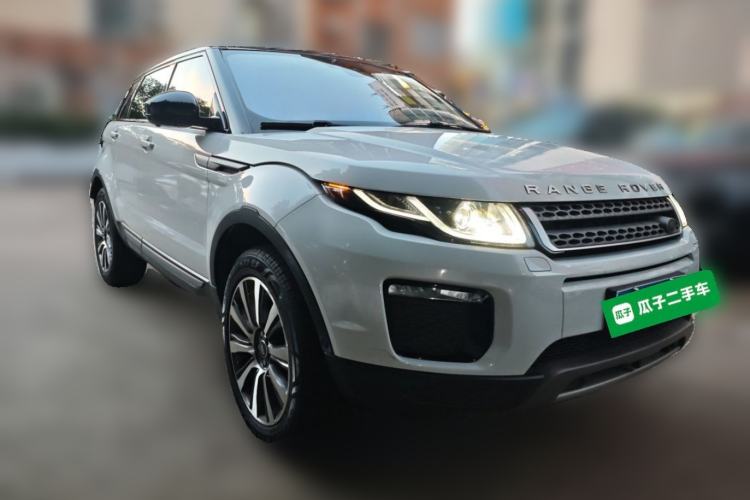 Used Land Rover Range Evoque 2018 240 PS SE Smart Brilliance Edition Front Right 45 Deg