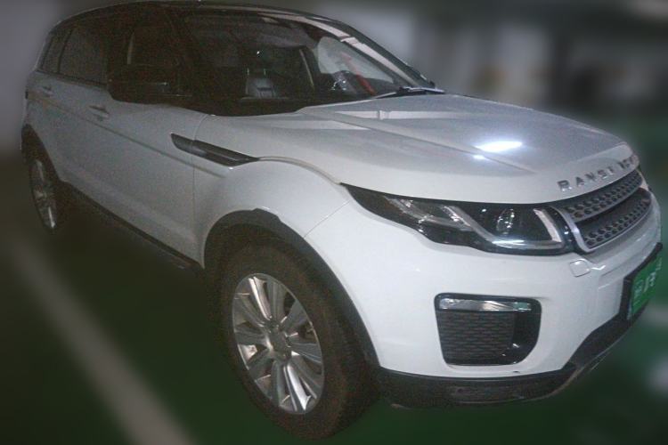 Used Land Rover Range Evoque 2018 240 PS SE Smart Brilliance Edition Front Right 45 Deg