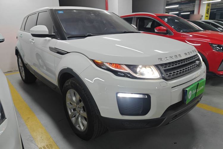 Used Land Rover Range Evoque 2018 240PS PURE Style Edition Front Right 45 Deg