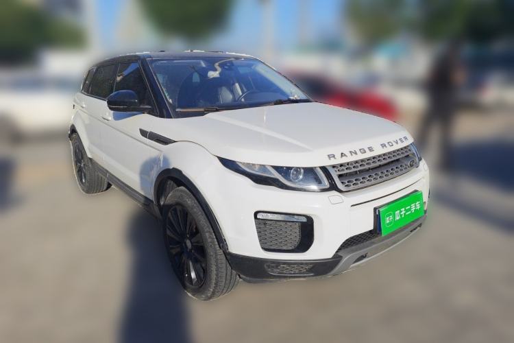 Used Land Rover Range Evoque 2018 240 PS SE Smart Brilliance Edition Front Right 45 Deg