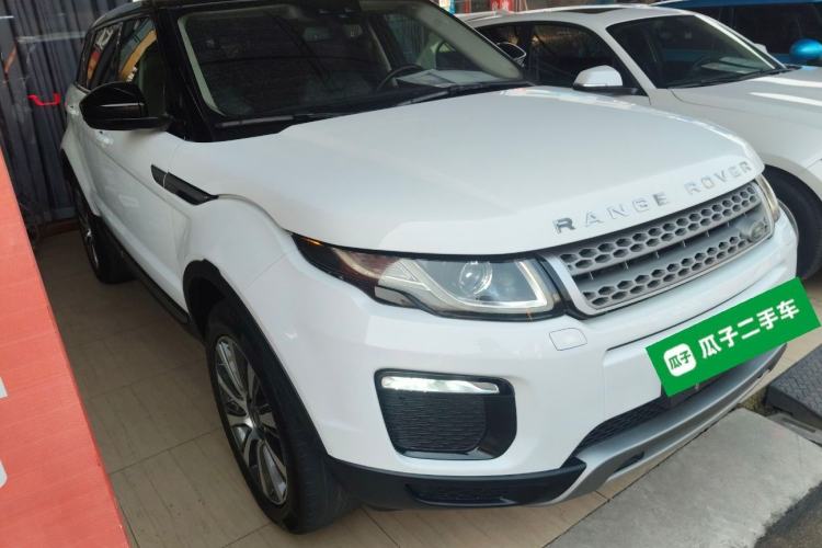 Used Land Rover Range Evoque 2018 240 PS SE Smart Brilliance Edition Front Right 45 Deg