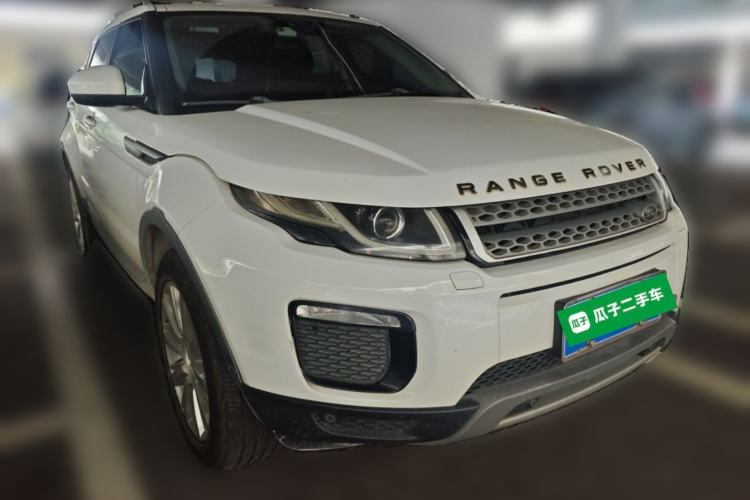 Used Land Rover Range Evoque 2018 240 PS SE Smart Brilliance Edition Front Right 45 Deg