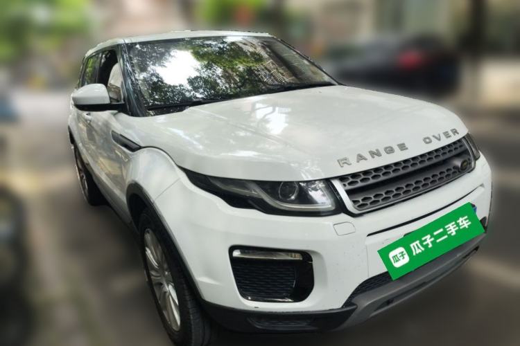 Used Land Rover Range Evoque 2018 240 PS SE Smart Brilliance Edition Front Right 45 Deg
