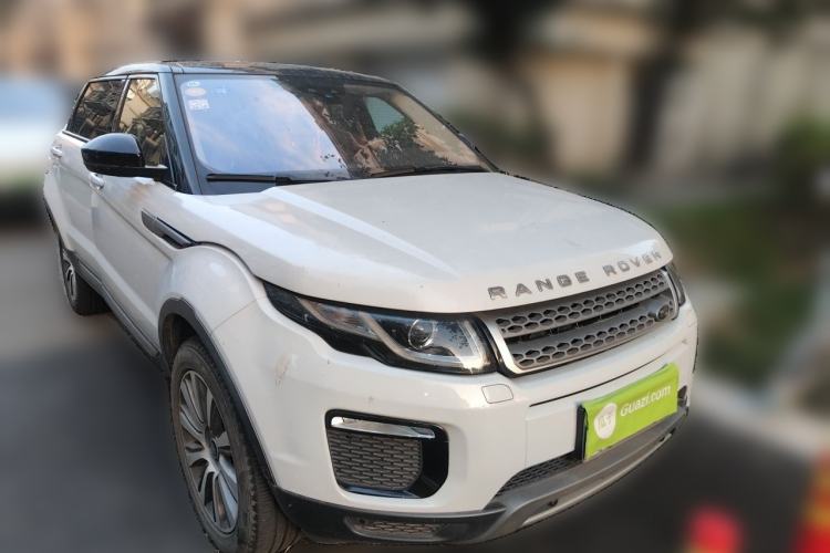 Used Land Rover Range Evoque 2018 240 PS SE Smart Brilliance Edition Front Right 45 Deg