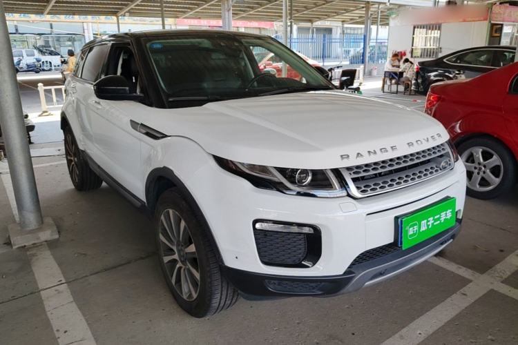 Used Land Rover Range Evoque 2018 240 PS SE Smart Brilliance Edition Front Right 45 Deg