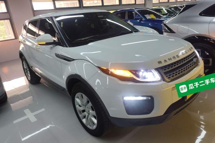 Used Land Rover Range Evoque 2018 240PS PURE Style Edition Front Right 45 Deg