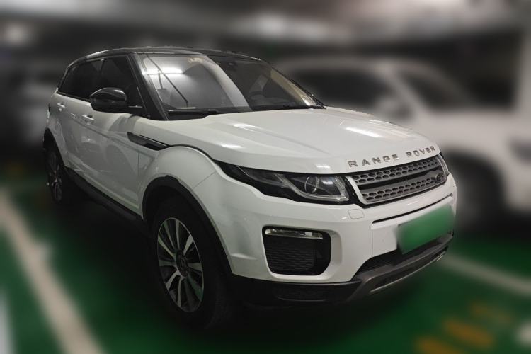 Used Land Rover Range Evoque 2018 240 PS SE Smart Brilliance Edition Front Right 45 Deg