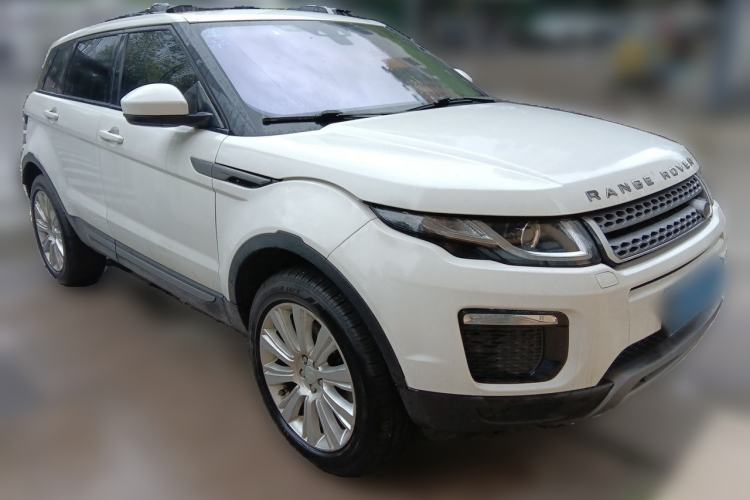 Used Land Rover Range Evoque 2018 240 PS SE Smart Brilliance Edition Front Right 45 Deg