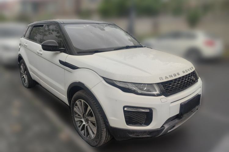 Used Land Rover Range Evoque 2018 240 PS SE Smart Brilliance Edition Front Right 45 Deg
