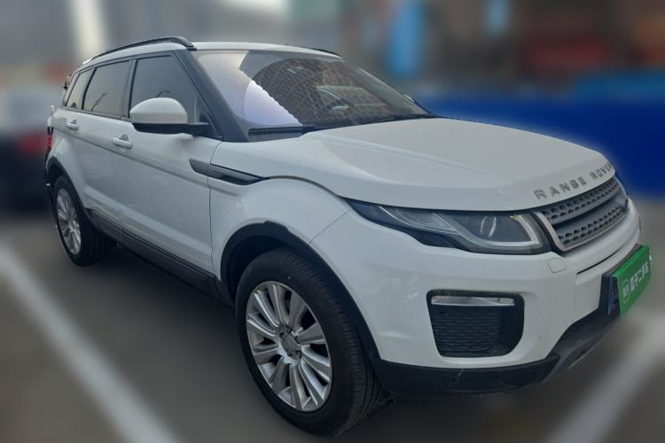 Used Land Rover Range Evoque 2018 240 PS SE Smart Brilliance Edition Front Right 45 Deg