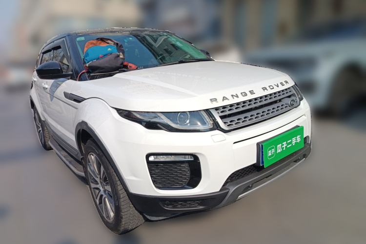 Used Land Rover Range Evoque 2018 240 PS SE Smart Brilliance Edition Front Right 45 Deg