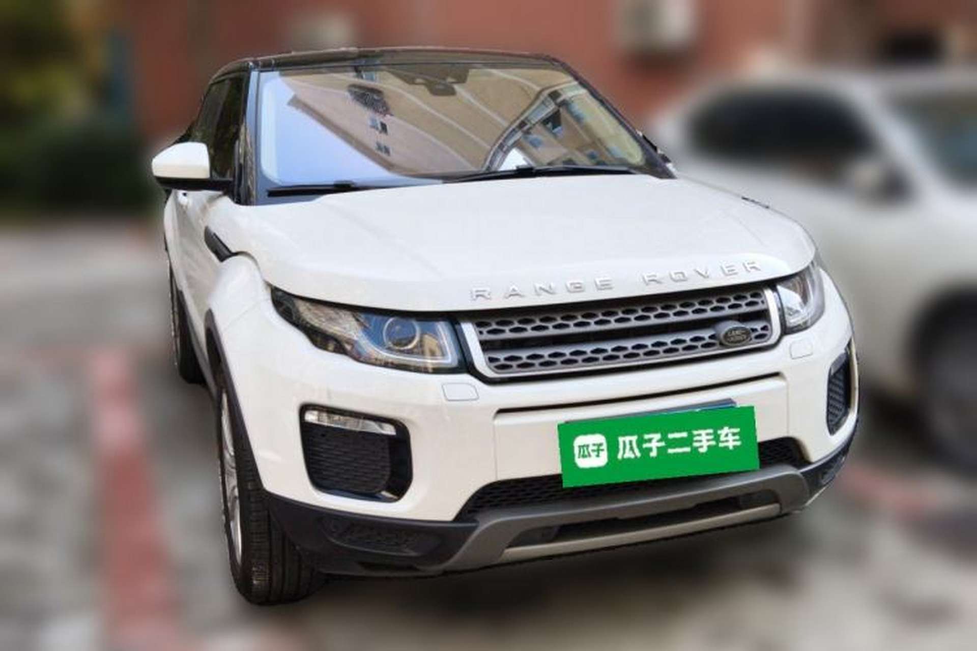 Used Land Rover Range Evoque 2018 240 PS SE Smart Brilliance Edition Front Right 45 Deg