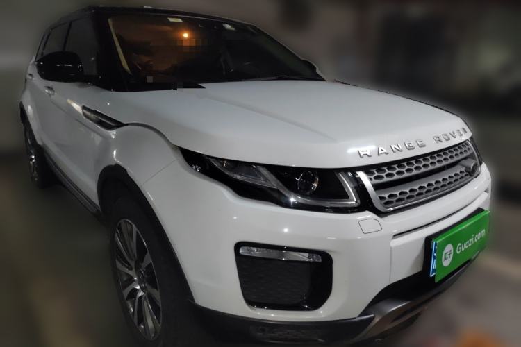 Used Land Rover Range Evoque 2018 240 PS SE Smart Brilliance Edition Front Right 45 Deg