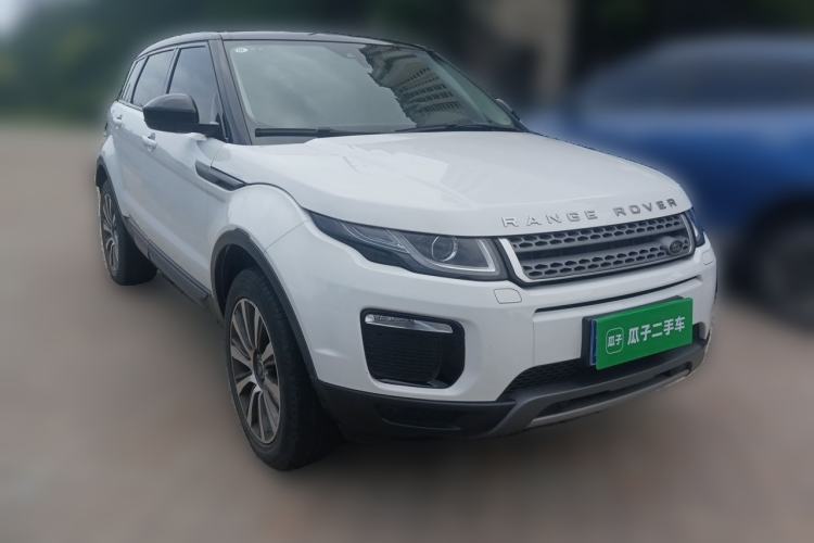 Used Land Rover Range Evoque 2018 240 PS SE Smart Brilliance Edition Front Right 45 Deg