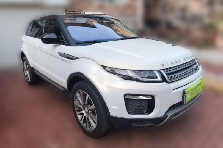 Used Land Rover Range Evoque 2018 240 PS SE Smart Brilliance Edition Front Right 45 Deg