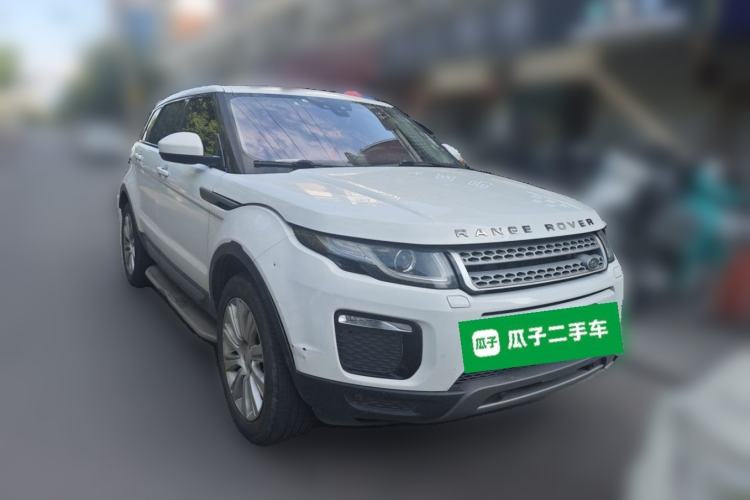 Used Land Rover Range Evoque 2018 240 PS SE Smart Brilliance Edition Front Right 45 Deg
